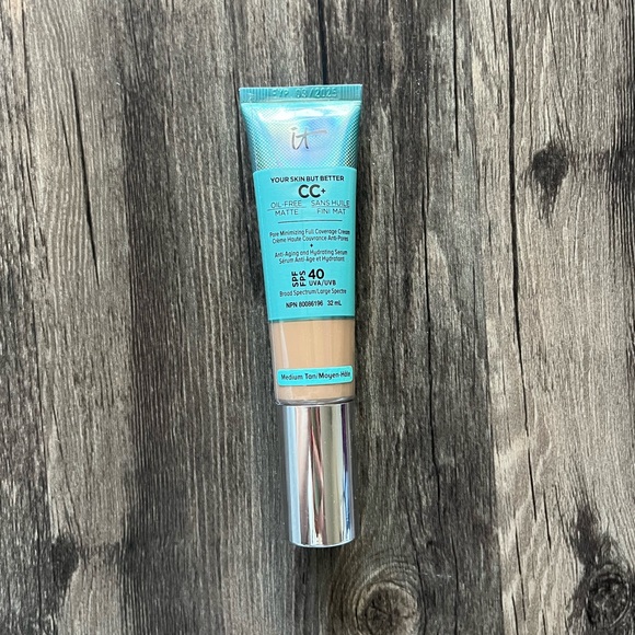 iT Cosmetics Your Skin But Better Oil Free Matte CC+ Cream Medium Tan - Picture 3 of 4